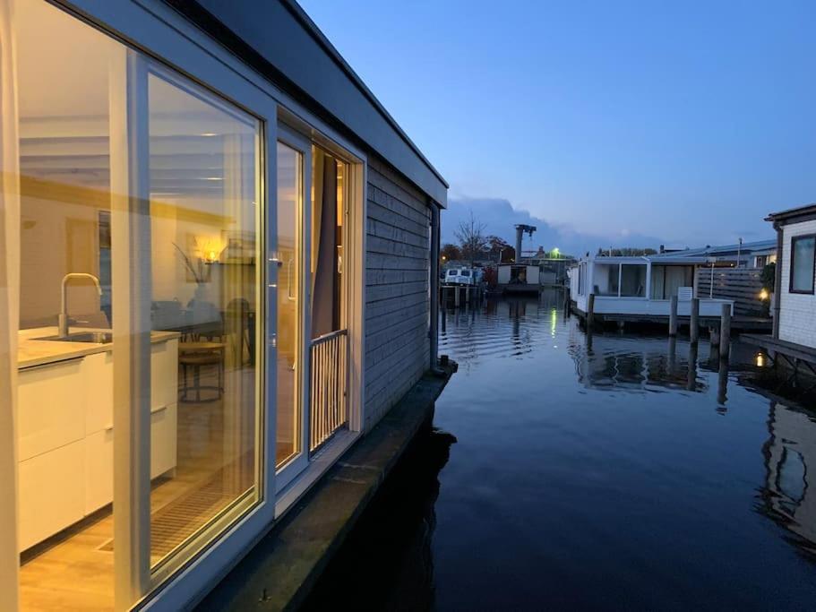 Quiet Waterloft Near Amsterdam And Schiphol Ws17 Hotel Aalsmeer Kültér fotó